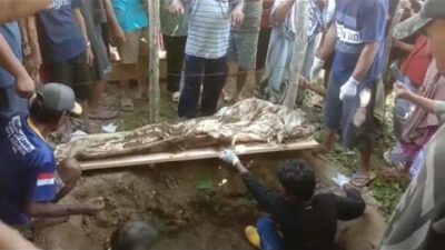 Beda Pilihan Politik, Caleg di Donggala Perintahkan Bongkar Makam Warga